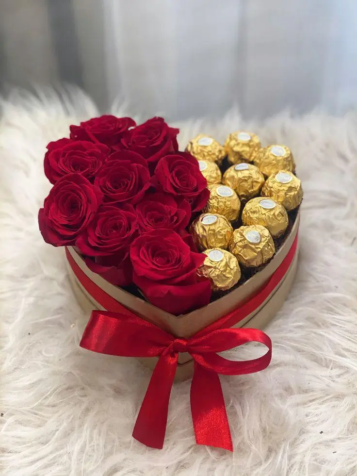 "Romantic Heart-Shaped Gift Box