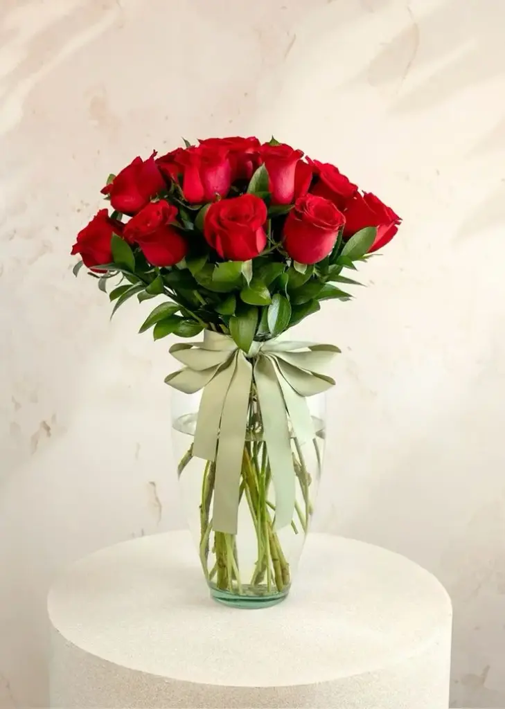 ❤ Classic Red Rose Romance – Fresh Flower Arrangement