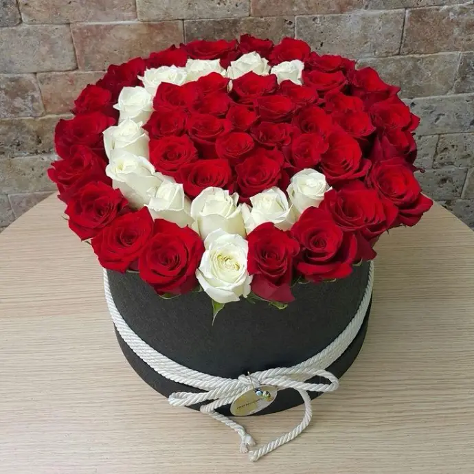 Red & White Heart-Inspired Rose Box