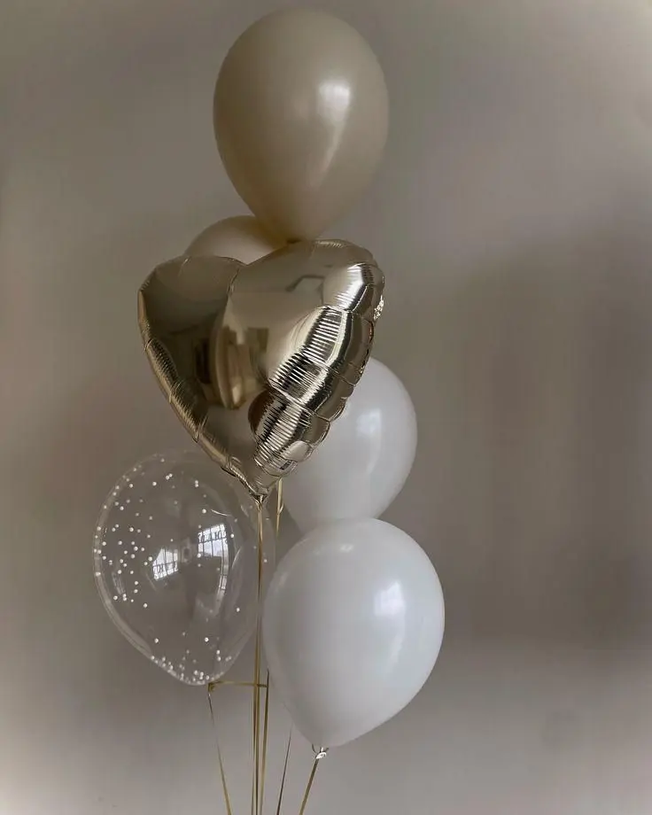 Luxe White & Gold Balloon Bouquet