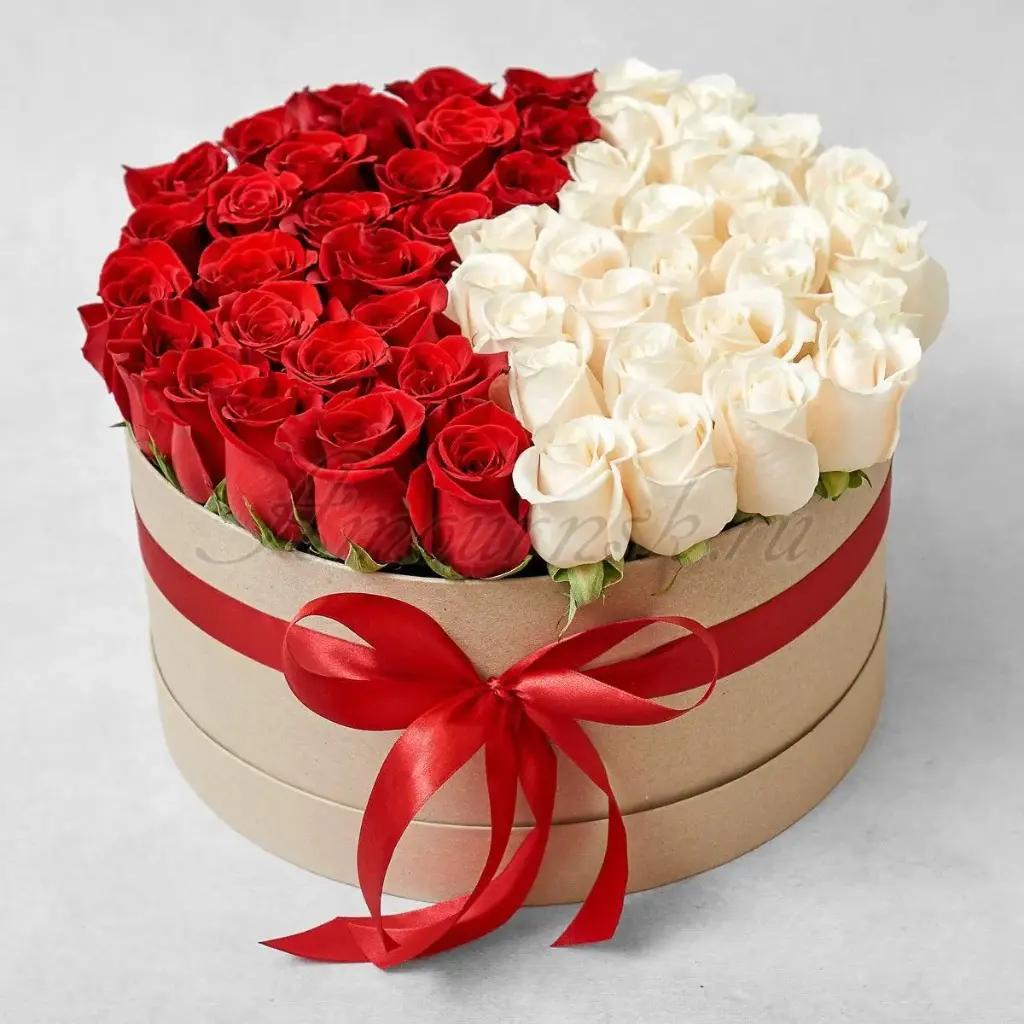 Red and White Rose Flower Box