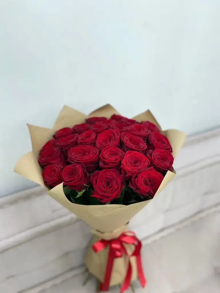 Classic 9 Red Roses