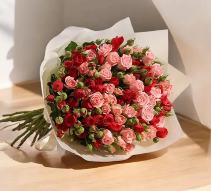 Blushing Harmony – Red & Pink Baby Rose Bouquet