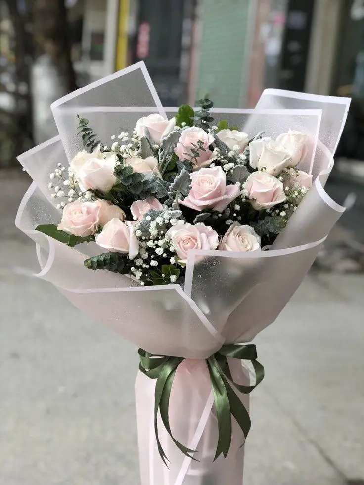 Elegant Pink Rose Bouquet