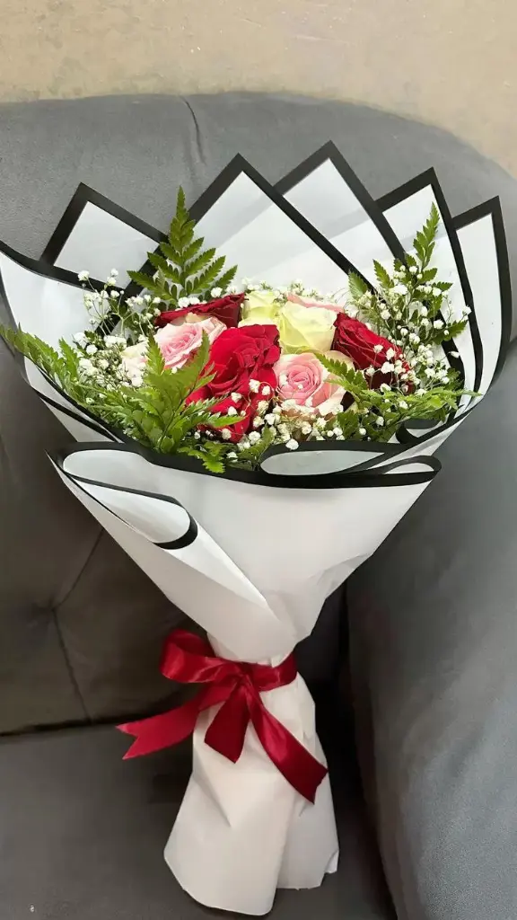 Tri-Color Rose Bouquet