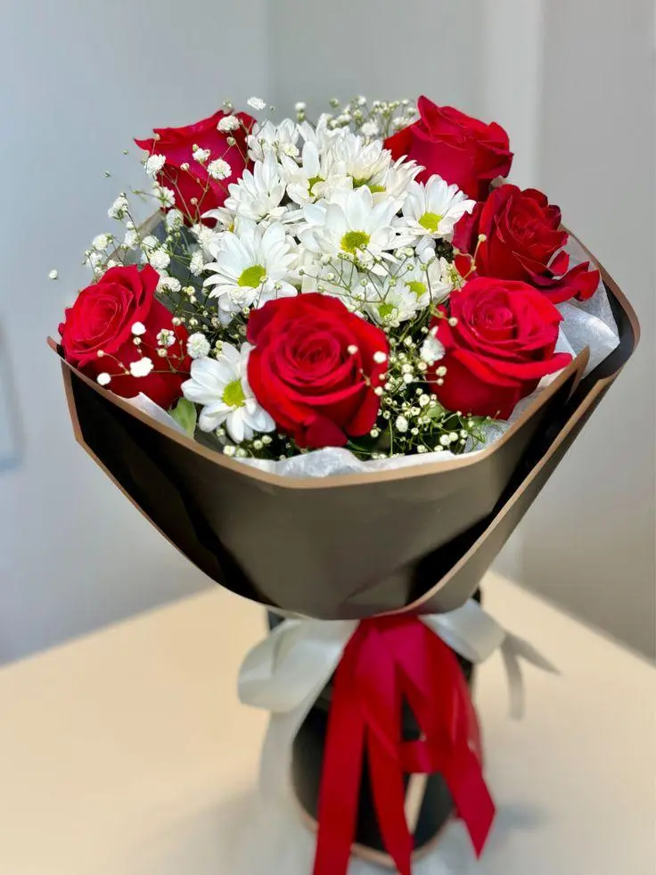Red Rose & White Daisy Bouquet
