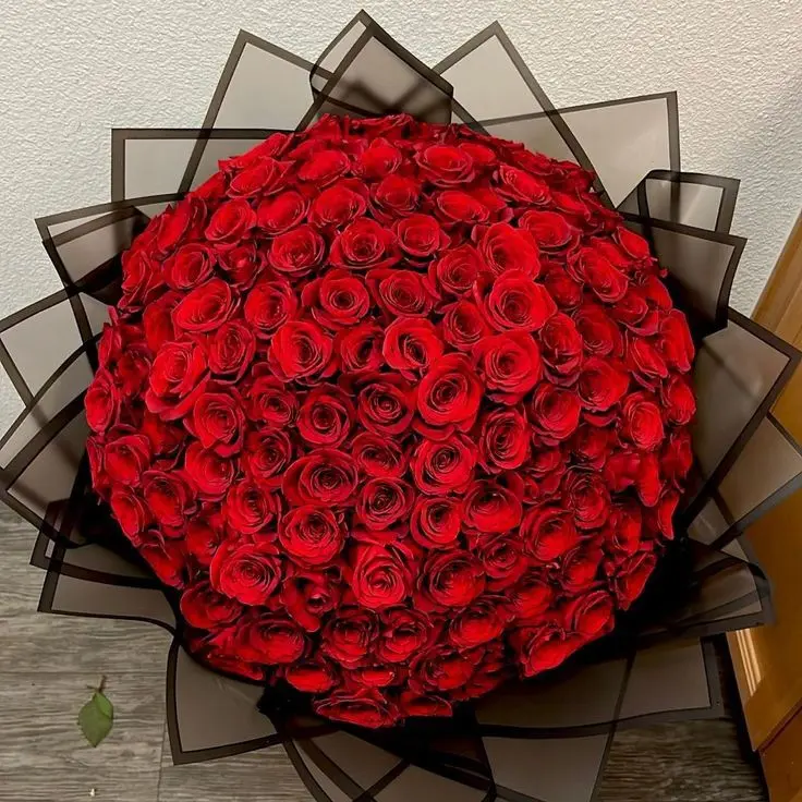 Ultimate 200 Red Rose Bouquet